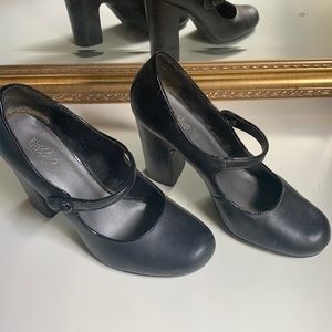 Black chunky heeled Mary Janes
